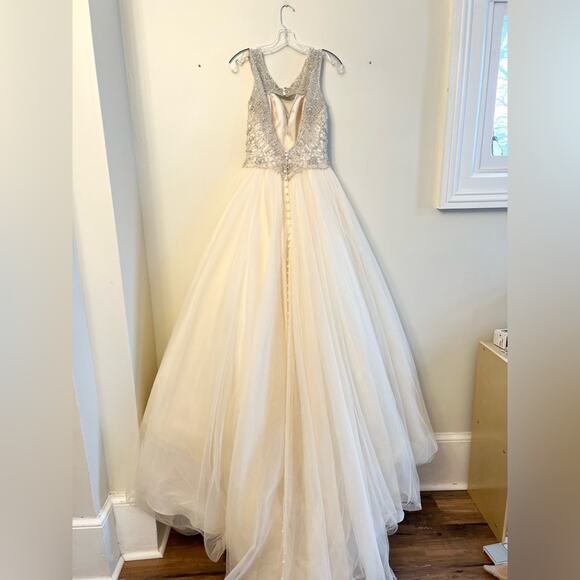 Madison James wedding gown MJ200 full tulle skirt beaded bodice open back - Picture 3 of 13